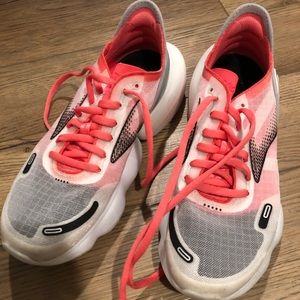 Brooks Aurora Nitrogen infused running shoe